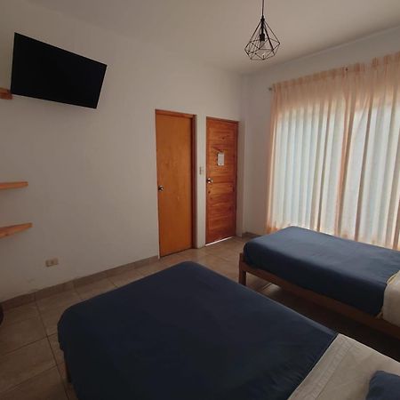 Ravenala Paracas Hostel Екстер'єр фото