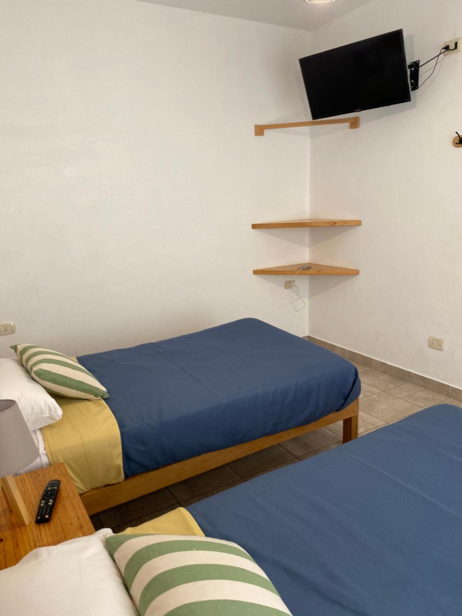 Ravenala Paracas Hostel Екстер'єр фото
